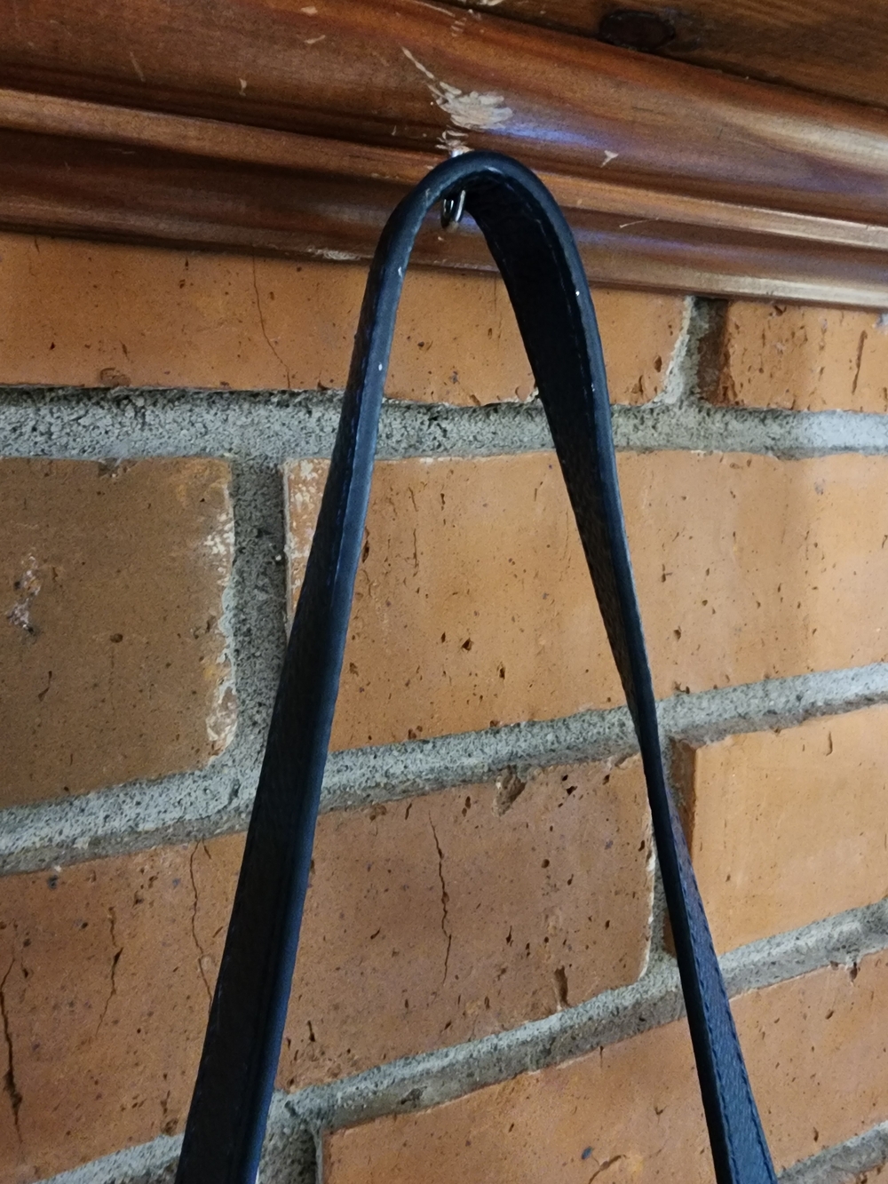 Iswee Navy Pebbled Leather Shoulder Bag - Picture 7 of 17